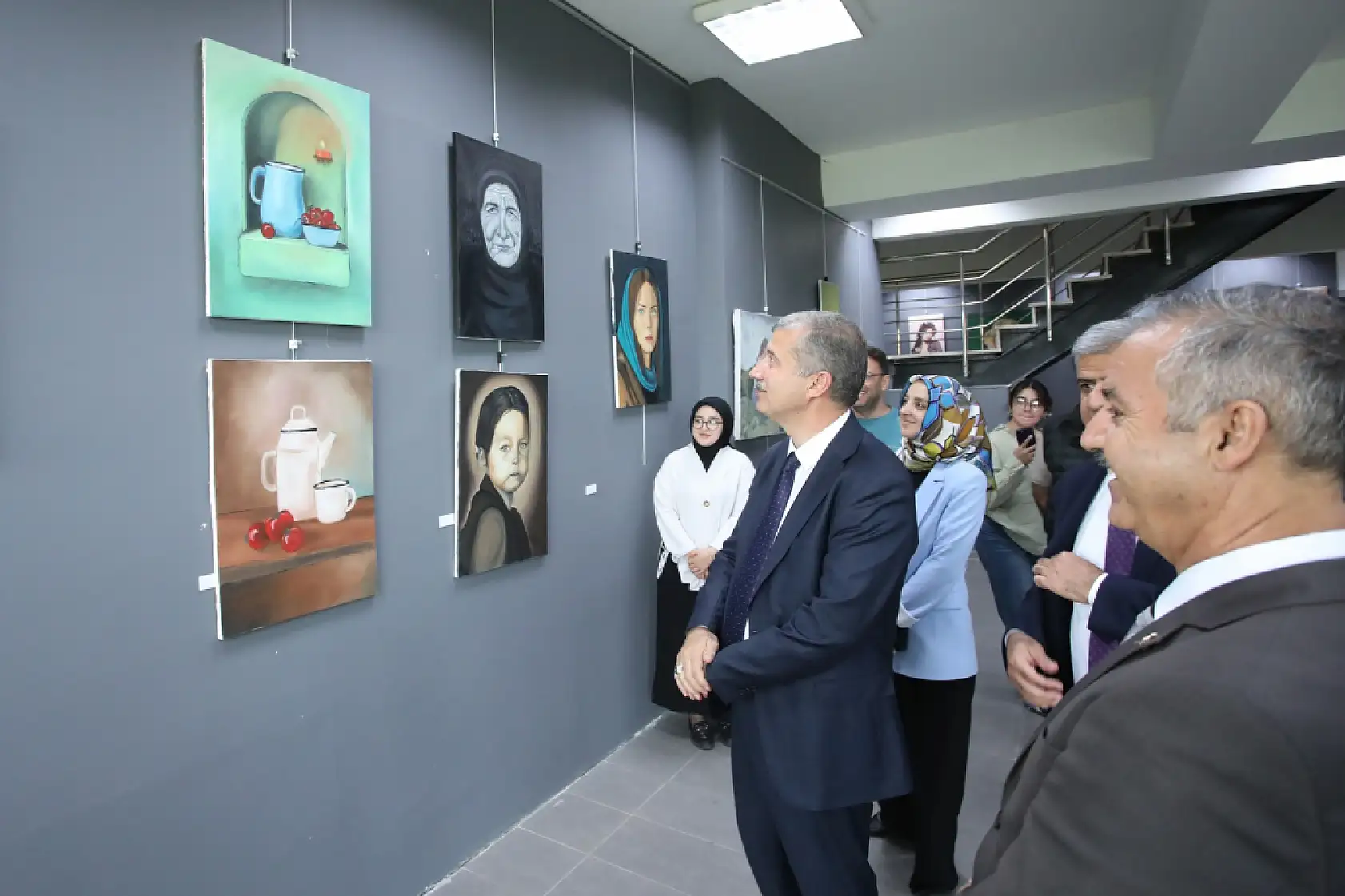 Eğitim Fakültesi öğrencileri eserlerini sanatseverlerle buluşturdu
