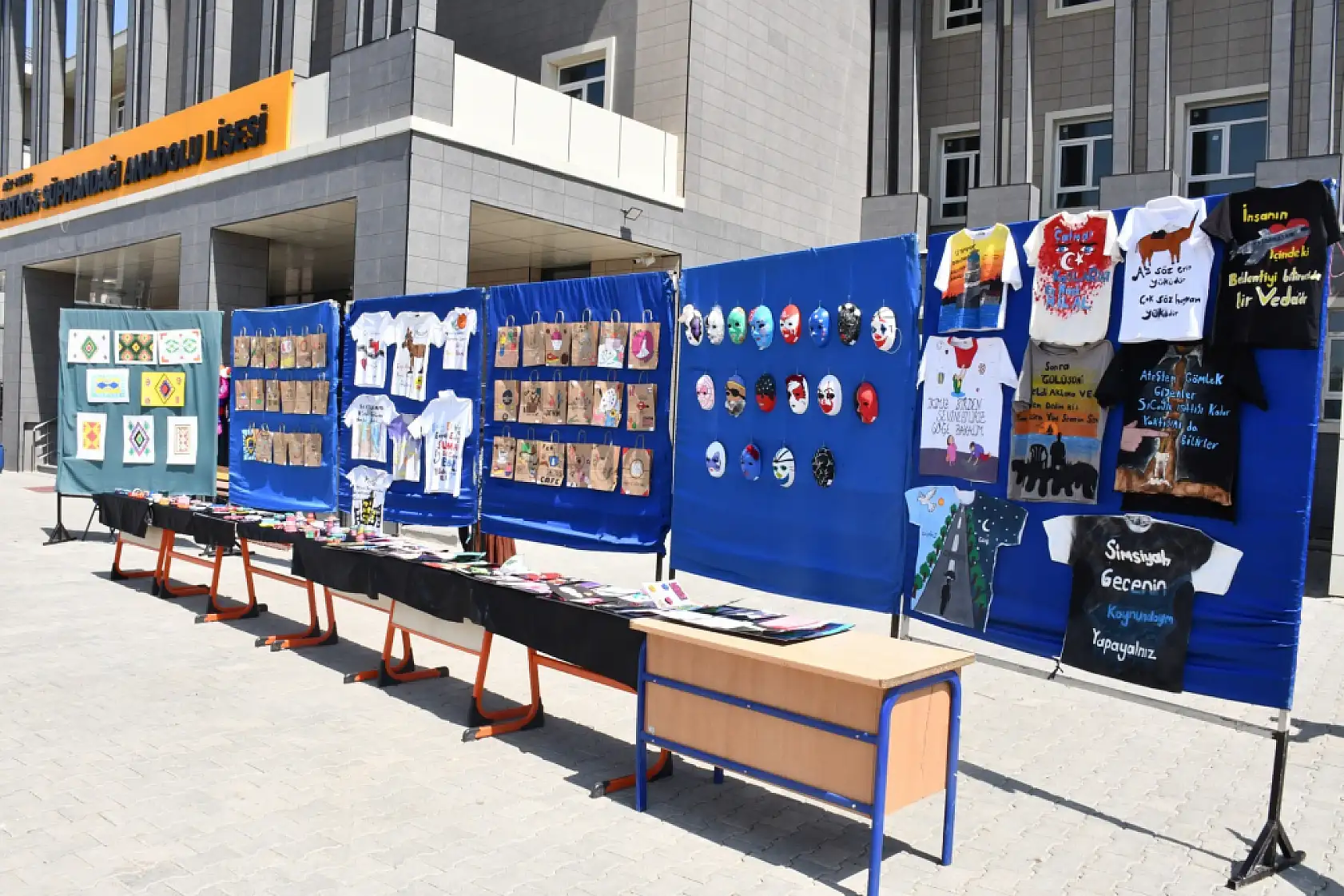 Patnos'ta öğrenciler bahar şenliği'nde projelerini sergiledi