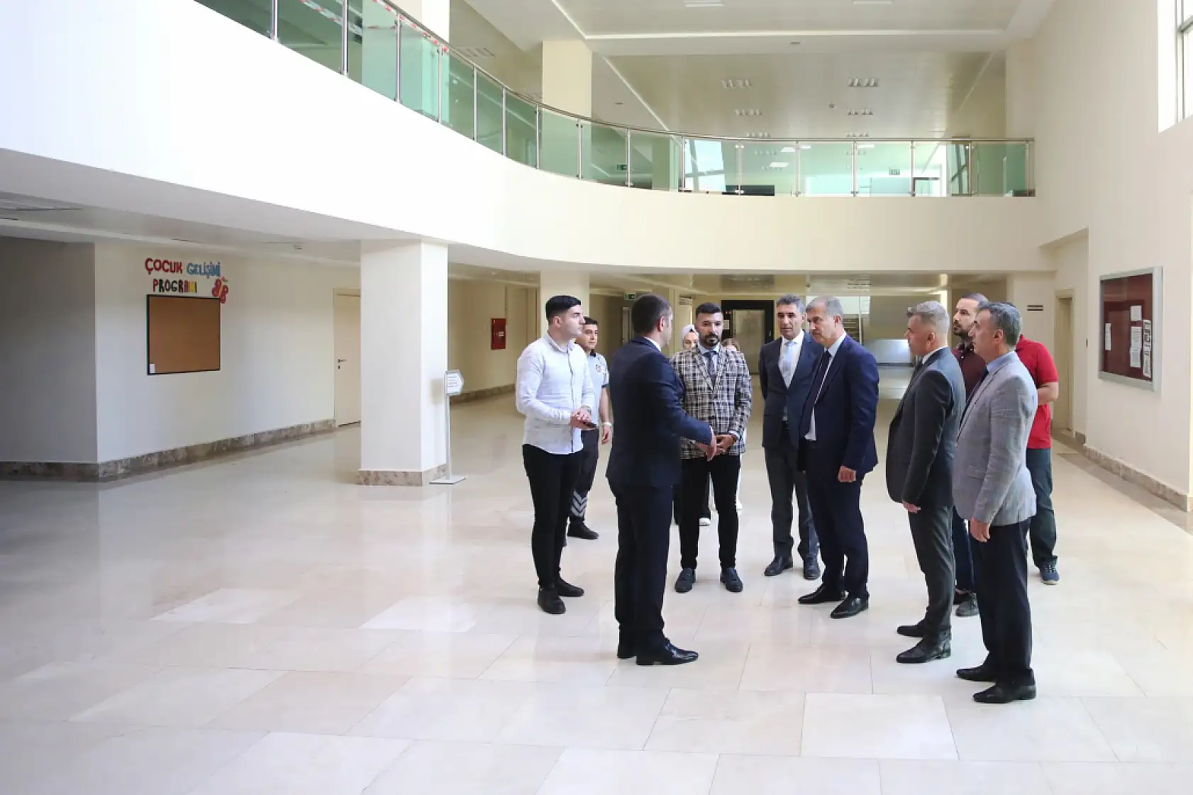 Rektör Gülçin Doğubayazıt'ta öğrencilerle bir araya geldi