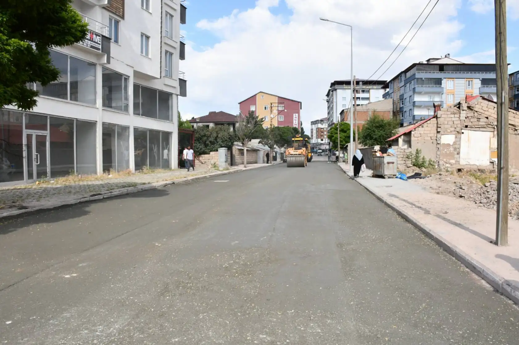 Patnos Yeni Mahalle'de asfalt serimi başladı