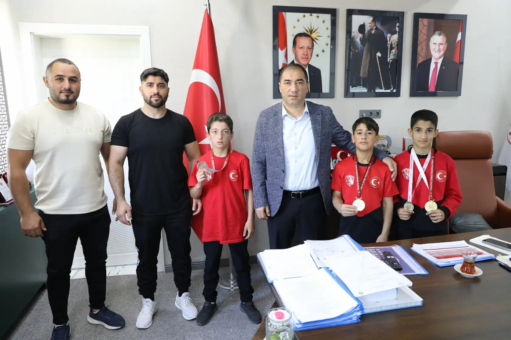 Güreş müsabakalarında Ağrılı sporculardan gururlandıran başarı