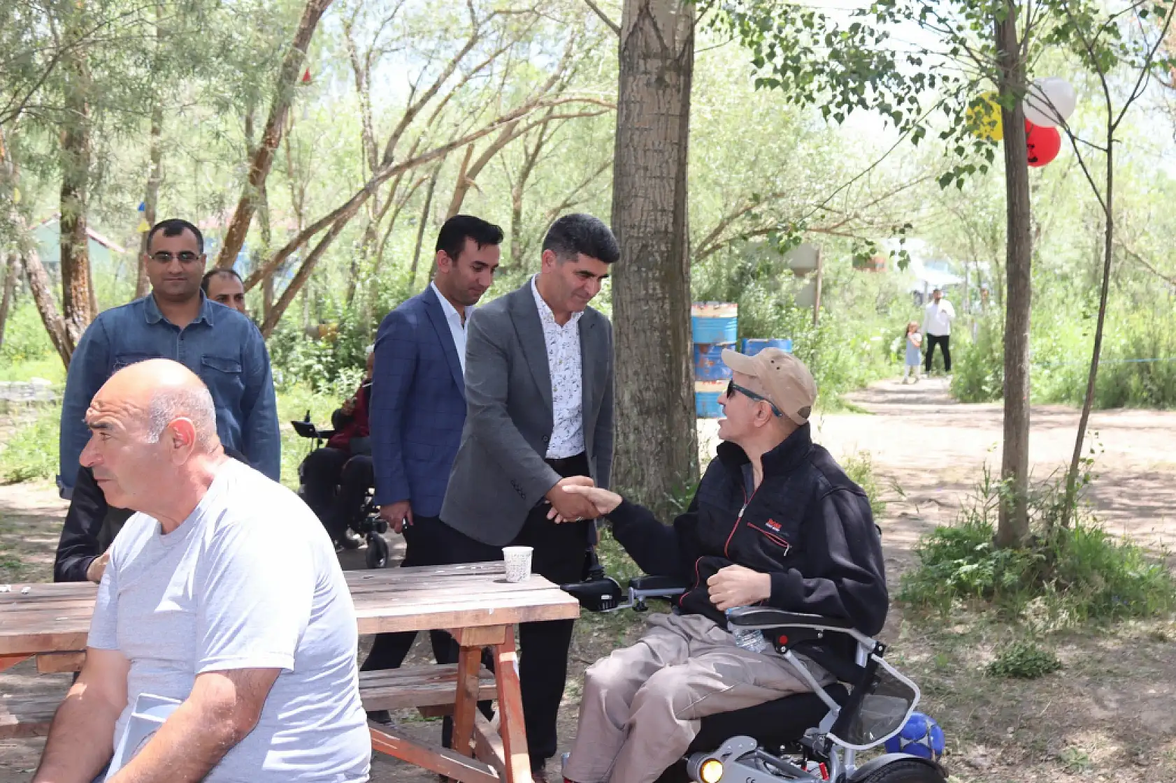 Ağrı'da rehabilitasyon merkezi sakinleri moral pikniğinde buluştu