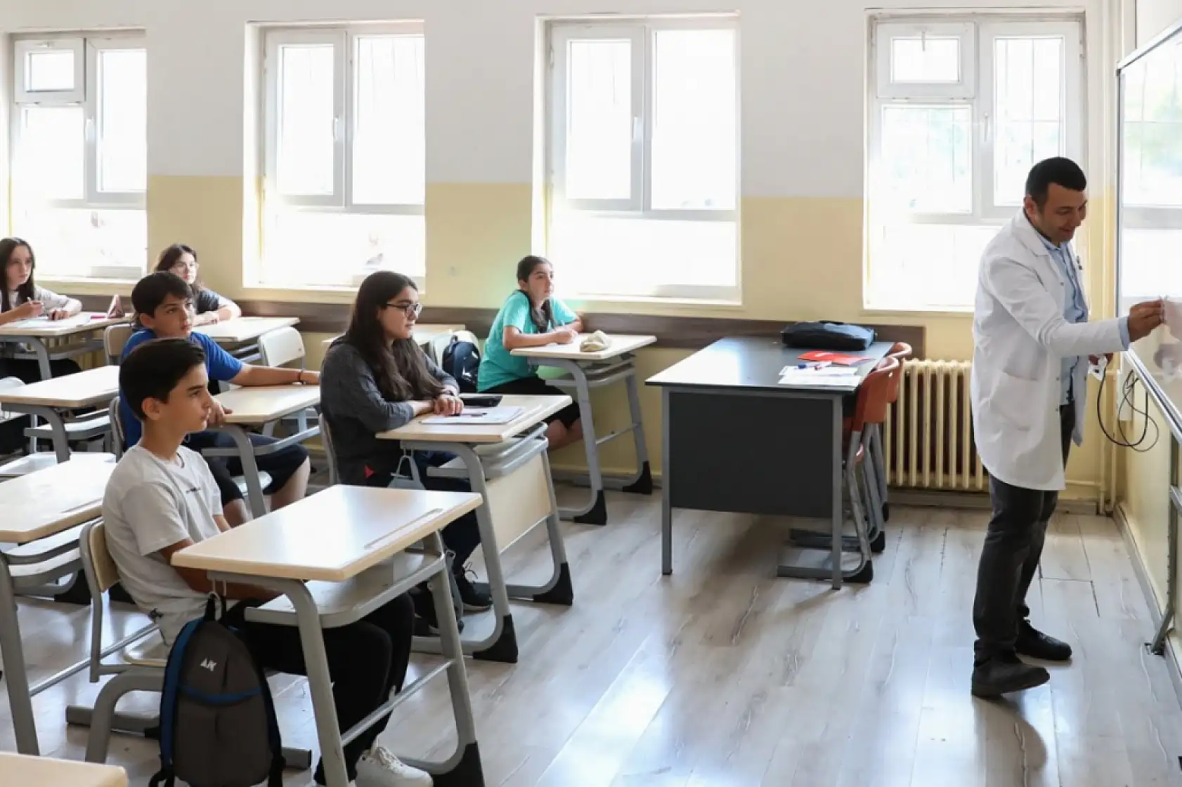 Ağrı'da 25 Mayıs Pazartesi Okullar Tatil mi? Yarın okullar açık mı?