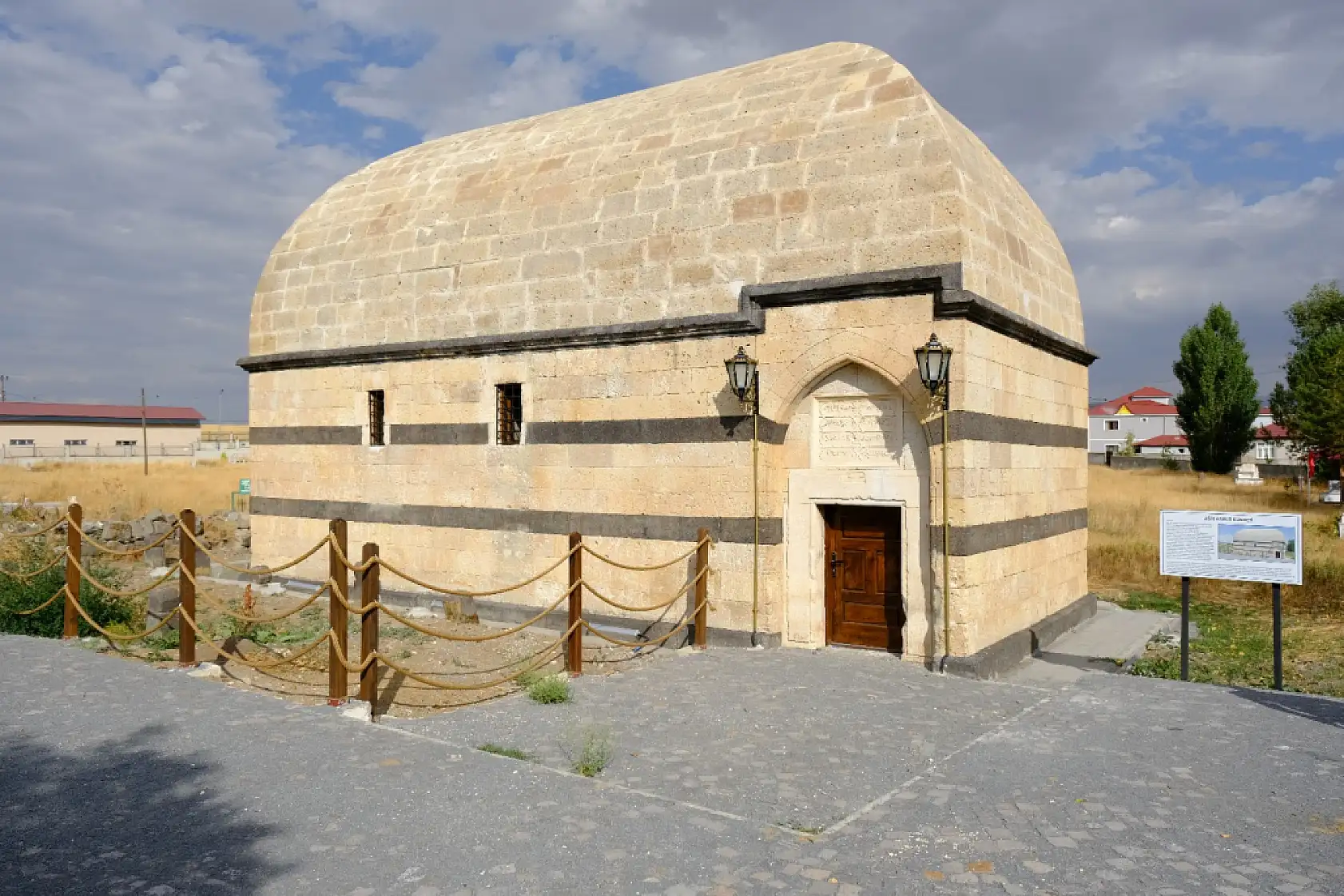 Hamur Kümbeti restore edilerek yeniden ayağa kaldırıldı