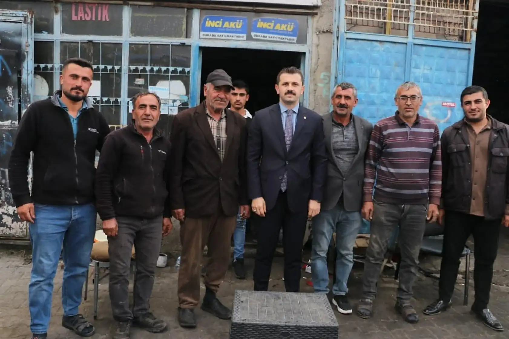 Kaymakam Coşkun Tutak esnafıyla bir araya geldi