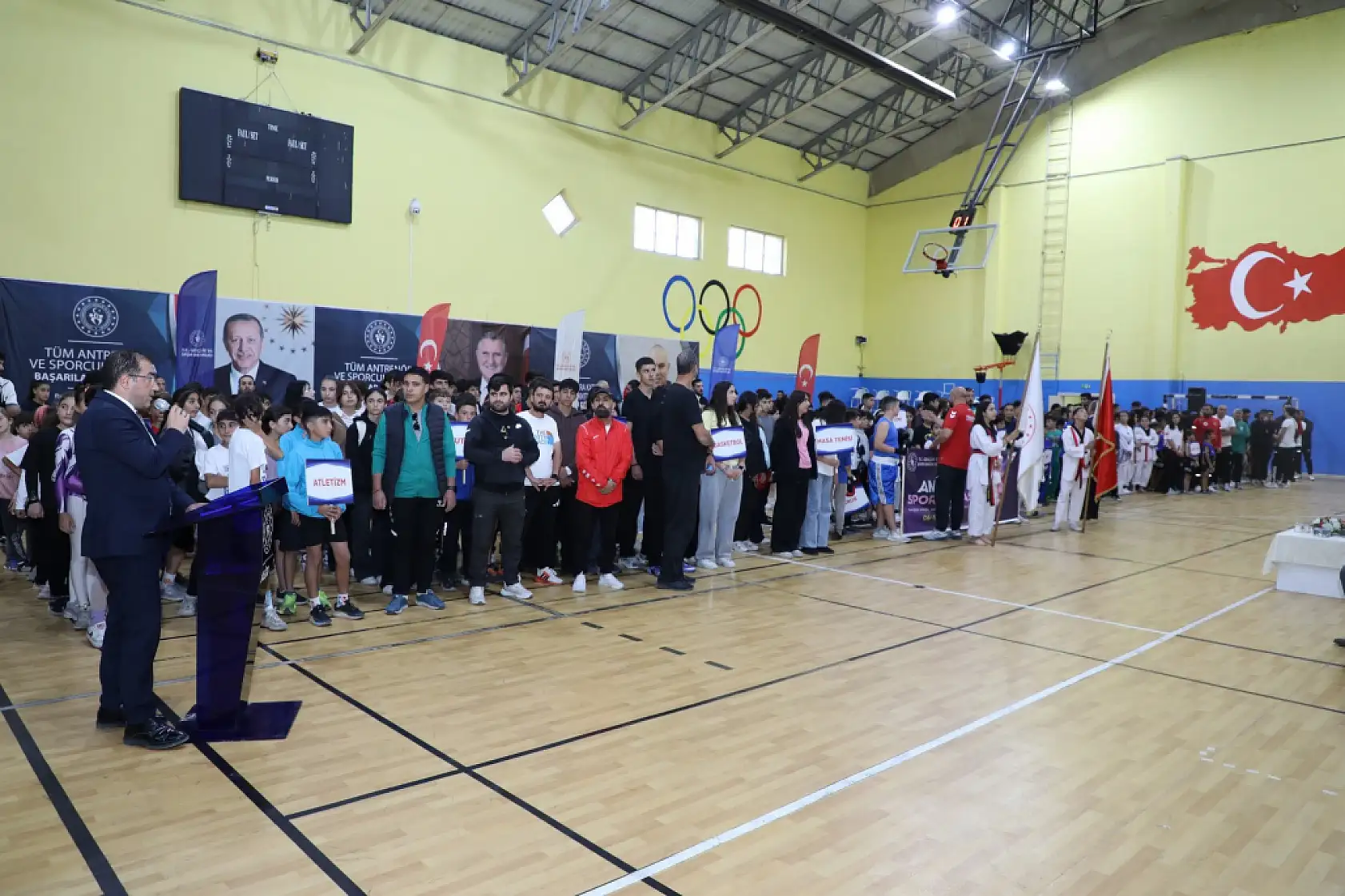 Ağrı'da sporun gönüllü kahramanları sahneye çıktı