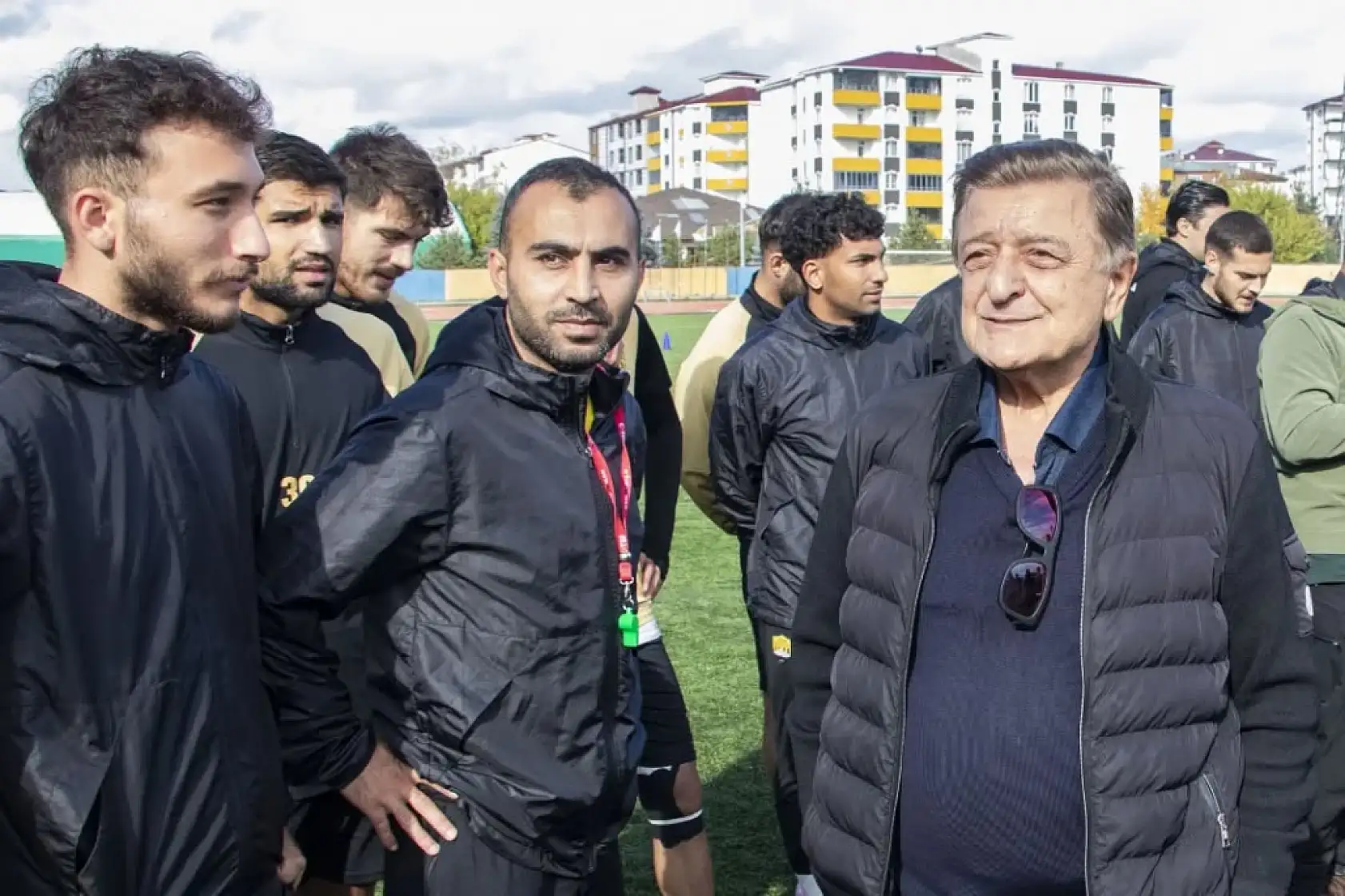 Yılmaz Vural ve Emniyet Müdürü Önder'den Ağrı Spor'a ziyaret
