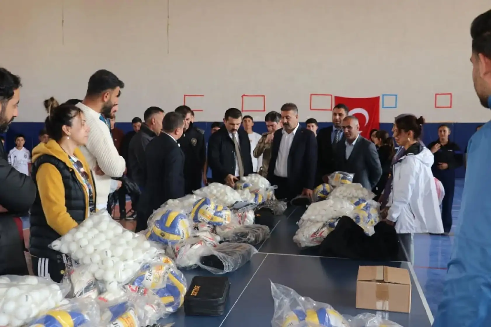 Tutak'ta spor kültürünü yaygınlaştıracak proje: 'Her okulda spor'