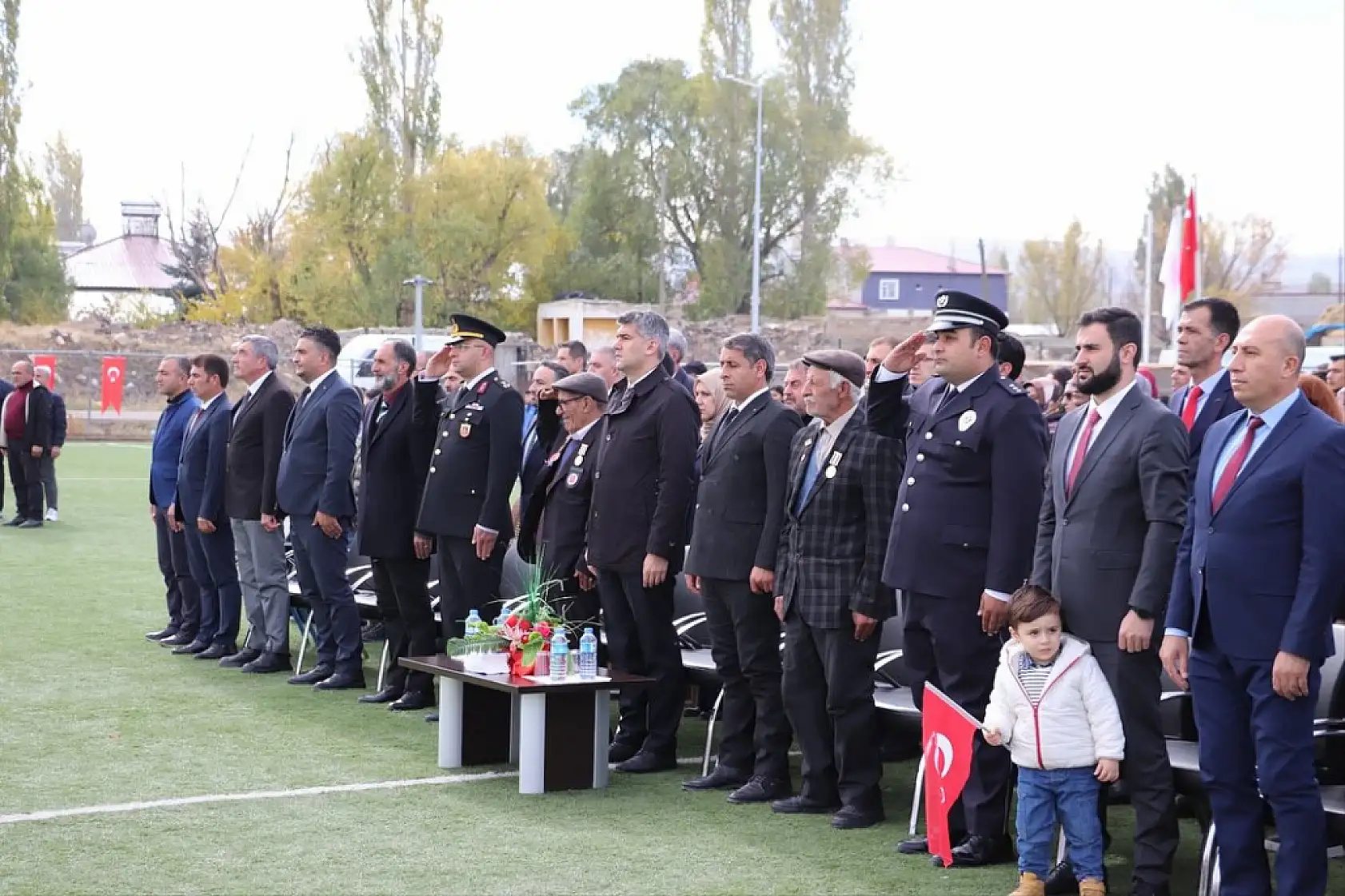 Cumhuriyet Bayramı Diyadin'de öğrencilerle coşkuyla kutlandı
