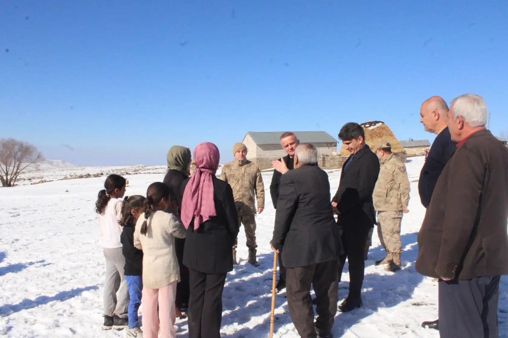Kaymakam Minuz'dan Hamur mezralarına saha ziyareti