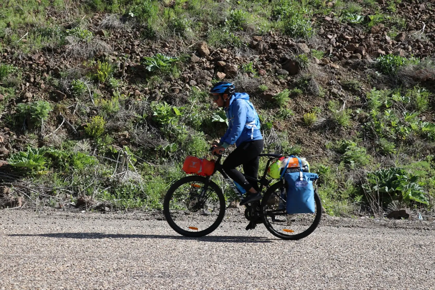 İranlı gezginler Ağrı'nın eteklerinden Karadeniz'in serinliğine pedal çevirdi