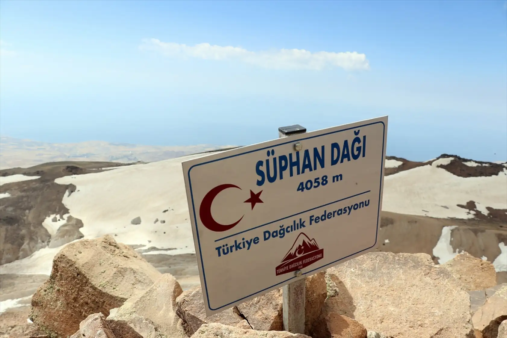 Ağrı'nın görkemli zirvesi Süphan, macera tutkunlarını ağırlıyor