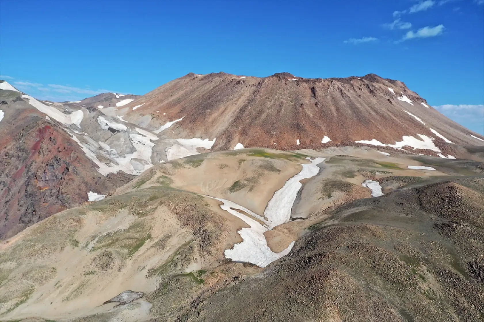 Ağrı'nın görkemli zirvesi Süphan, macera tutkunlarını ağırlıyor