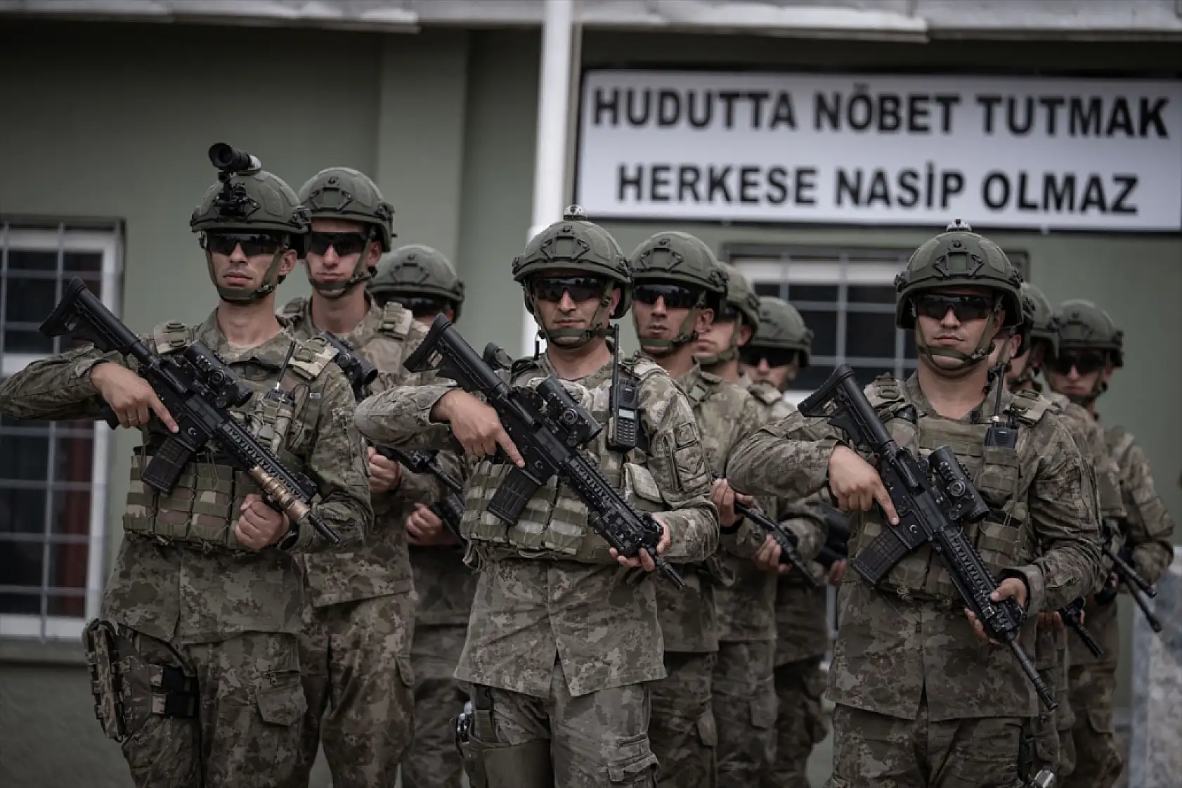 Mehmetçik'in teknolojik kalkanı Ağrı hududunda kuş uçurtmuyor