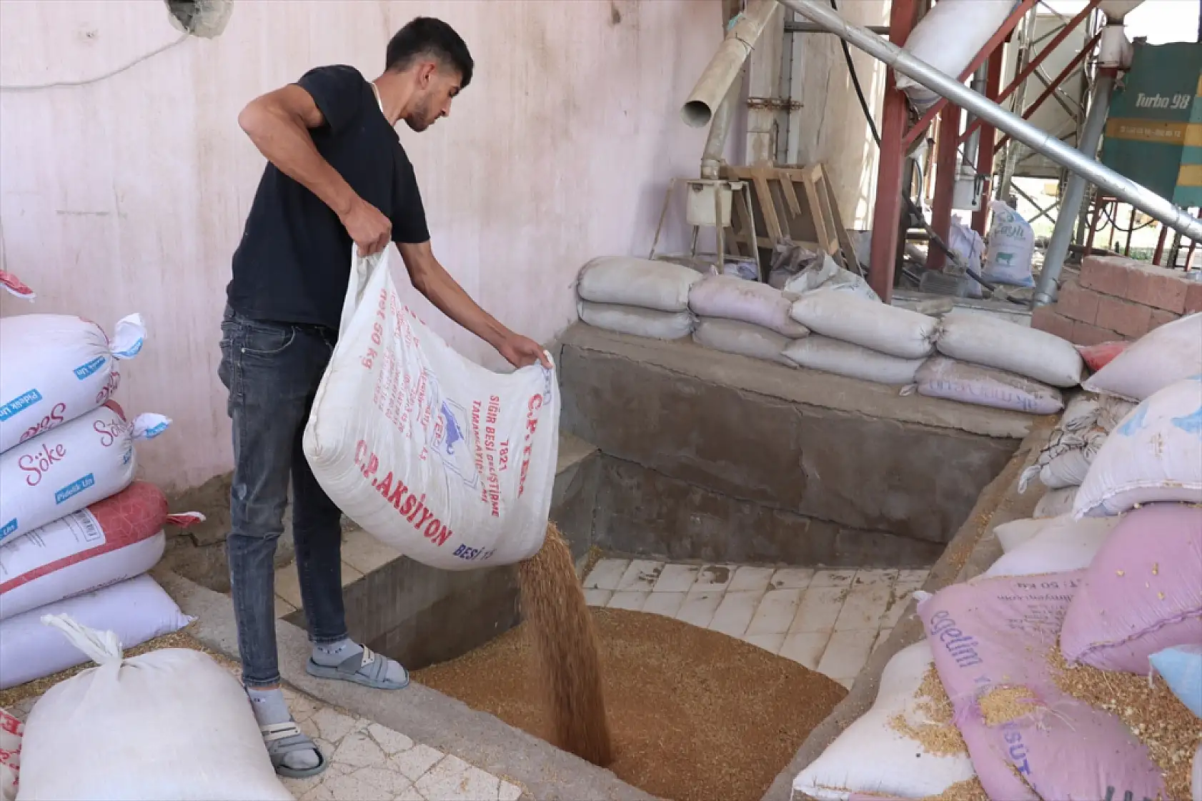 Diyadin'de geçmişin değirmeni, günümüzün fabrikasına dönüştü