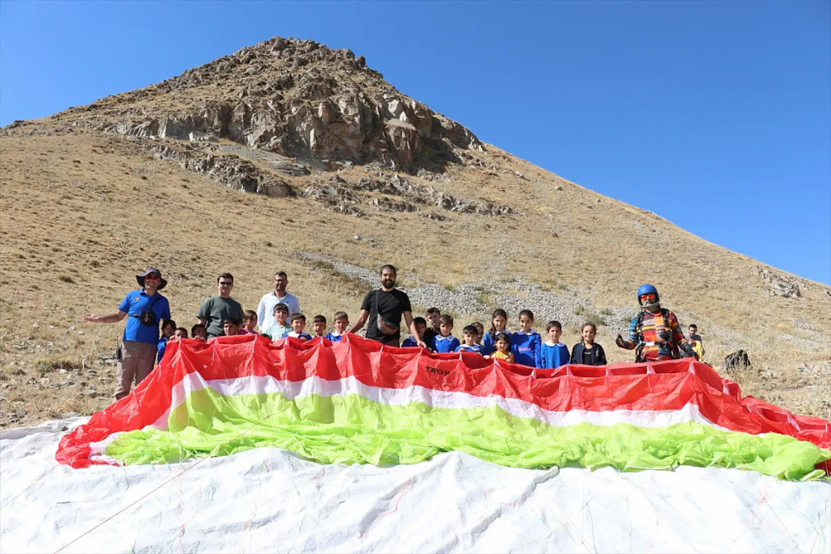 Ağrı semalarında gençlerin hayali kanatlandı