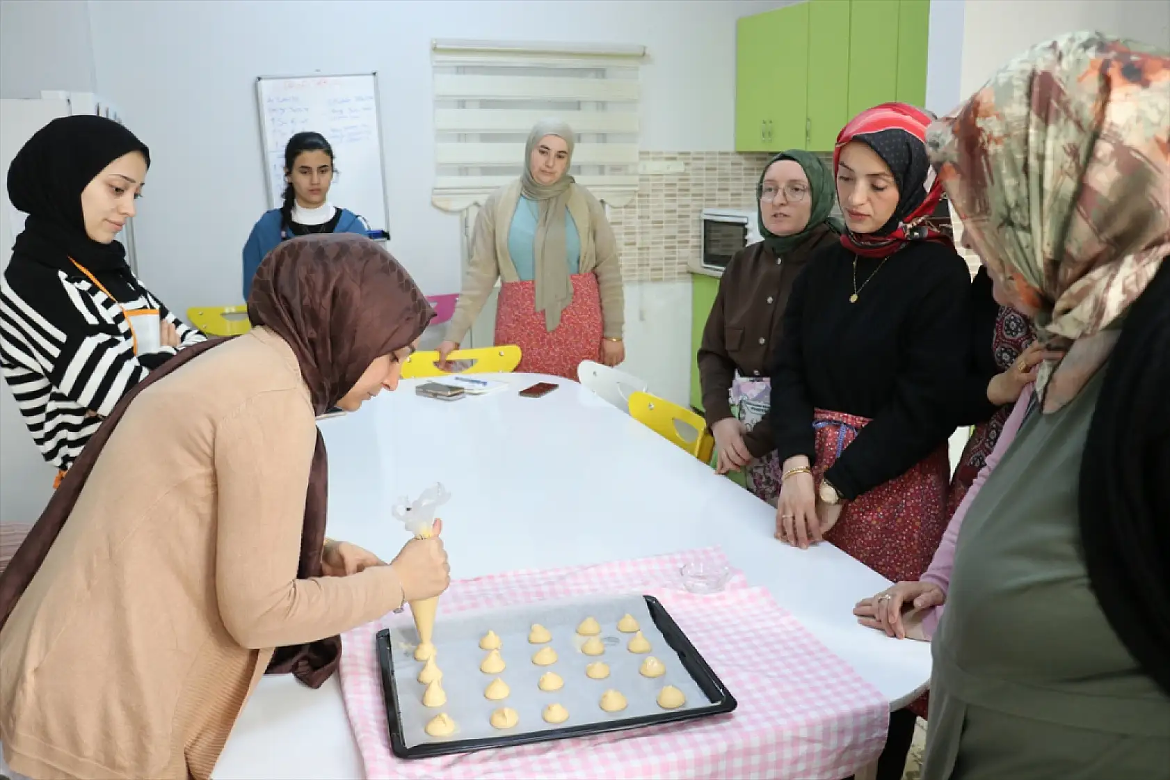 Ağrı'da kadınlar, mutfakta meslek öğrenip iş kuruyor