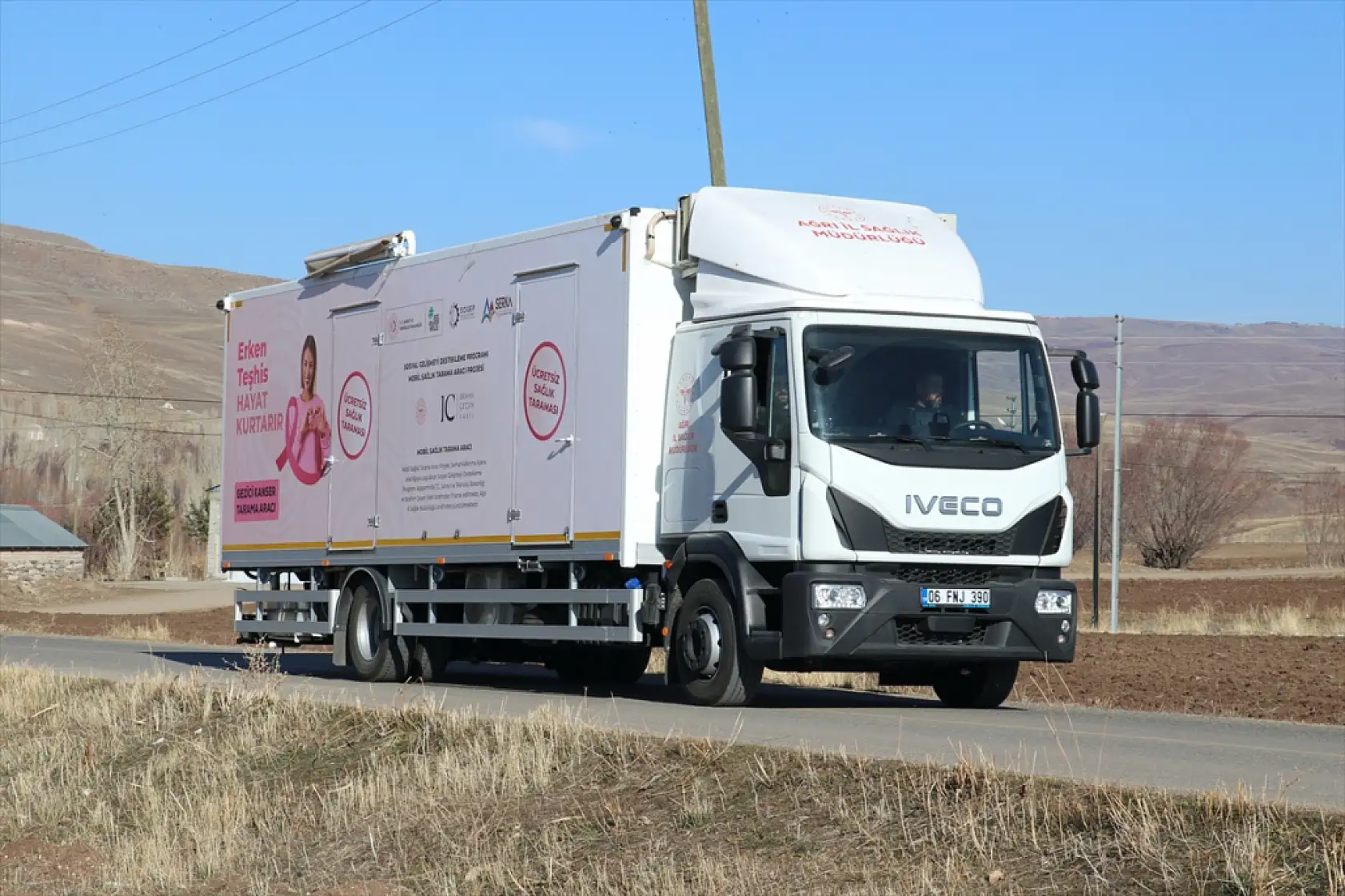 Gezici tarama aracıyla Ağrı köylerinde ücretsiz kanser taraması yapılıyor