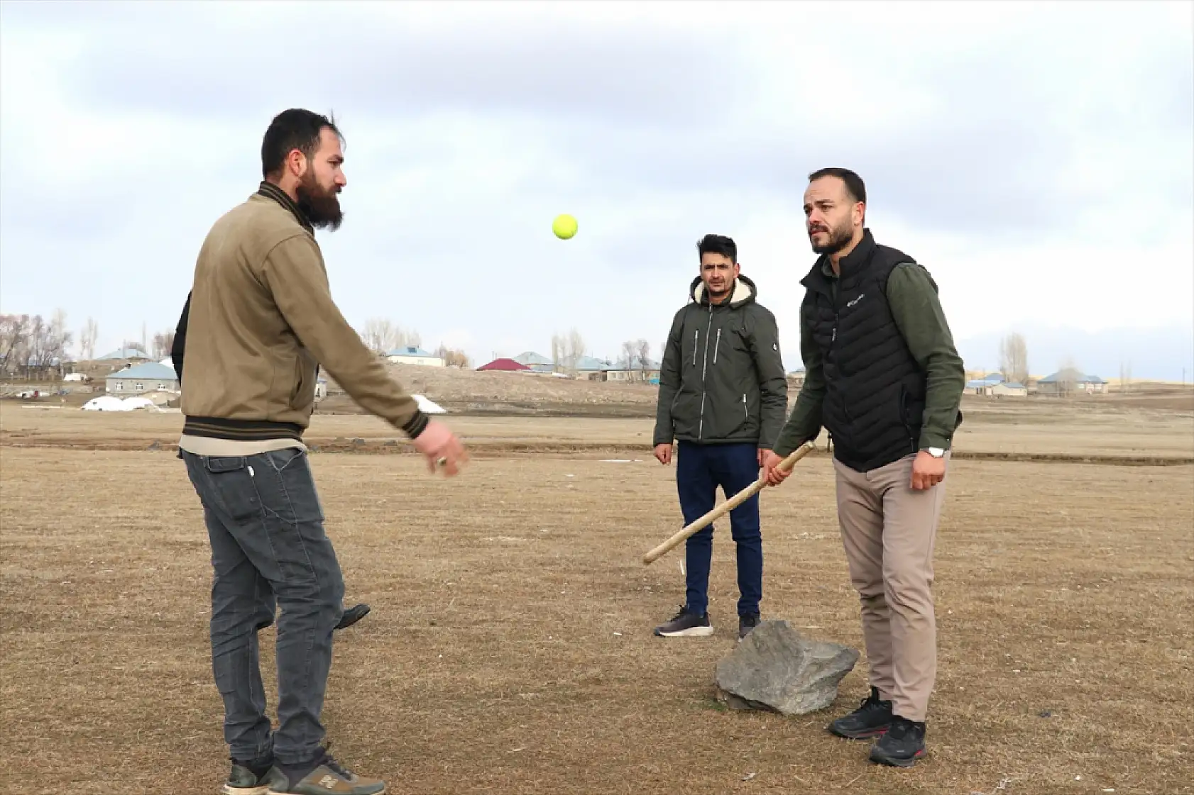 Patnos'ta gençler telefondan uzaklaşıp geleneğe koşuyor