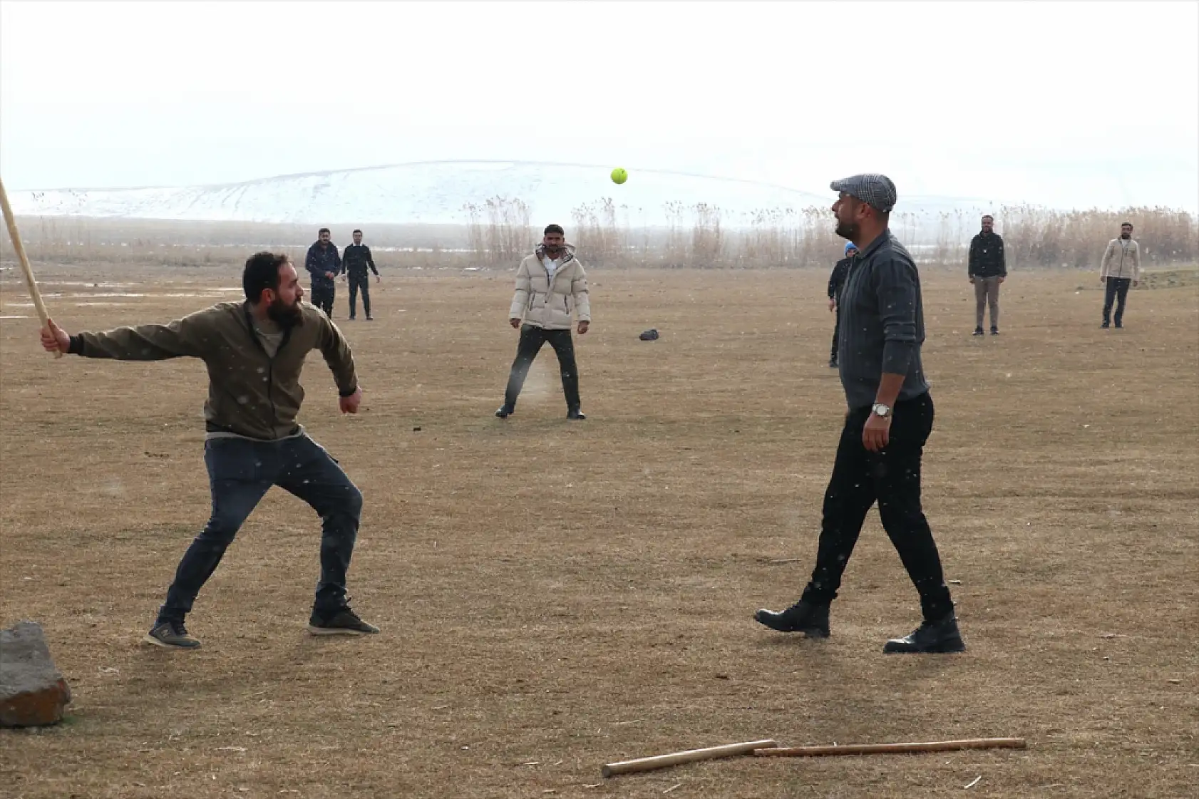 Patnos'ta gençler telefondan uzaklaşıp geleneğe koşuyor