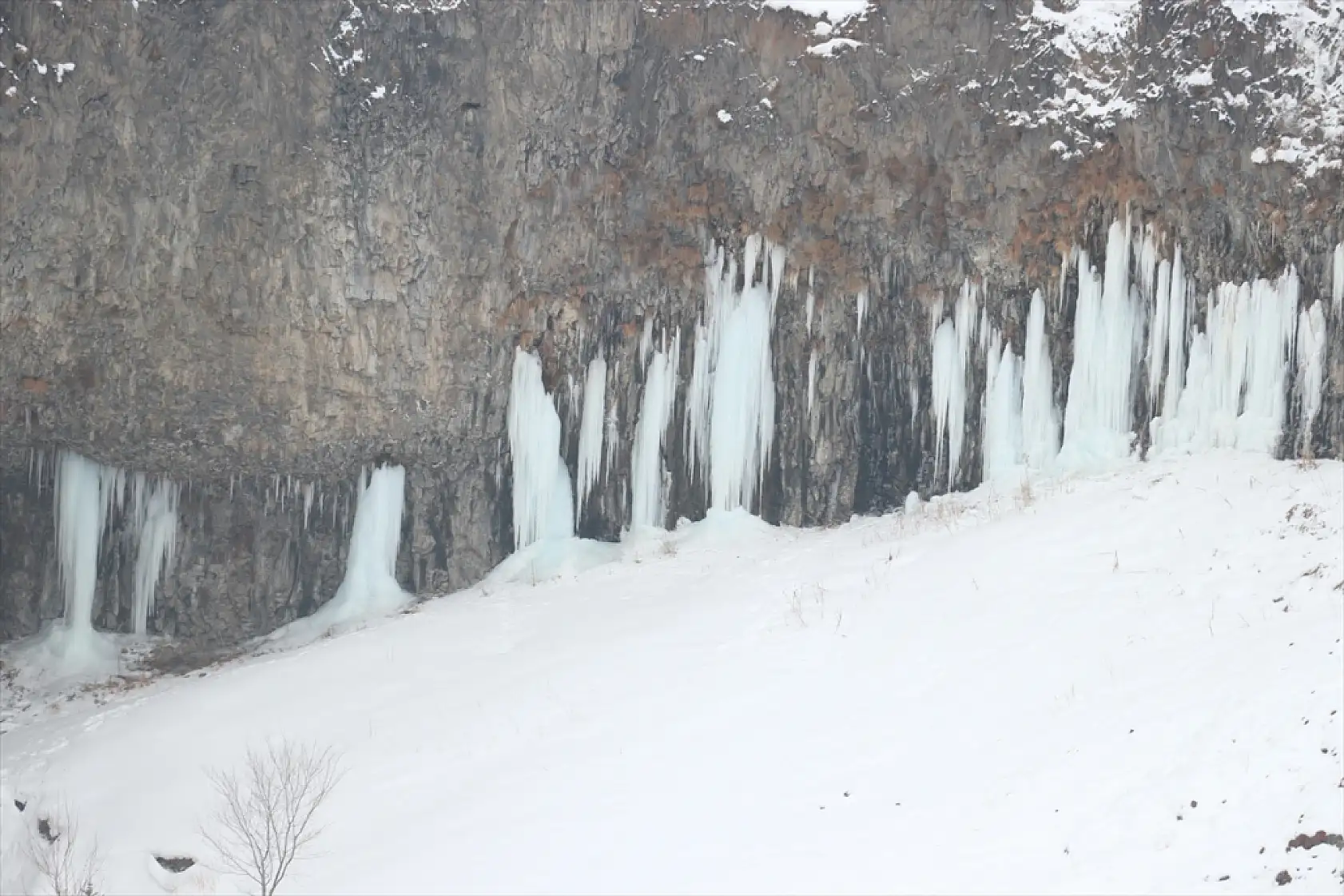 Murat Kanyonu kışın da doğaseverlerin gözdesi