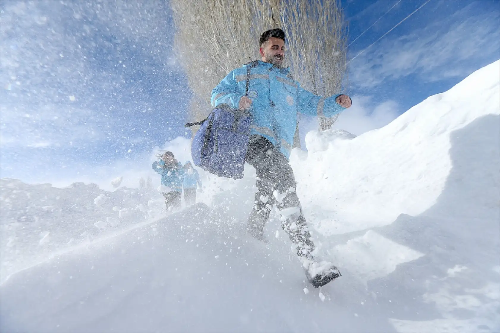 Kars'ta kar ve tipi sağlık hizmetini durduramadı