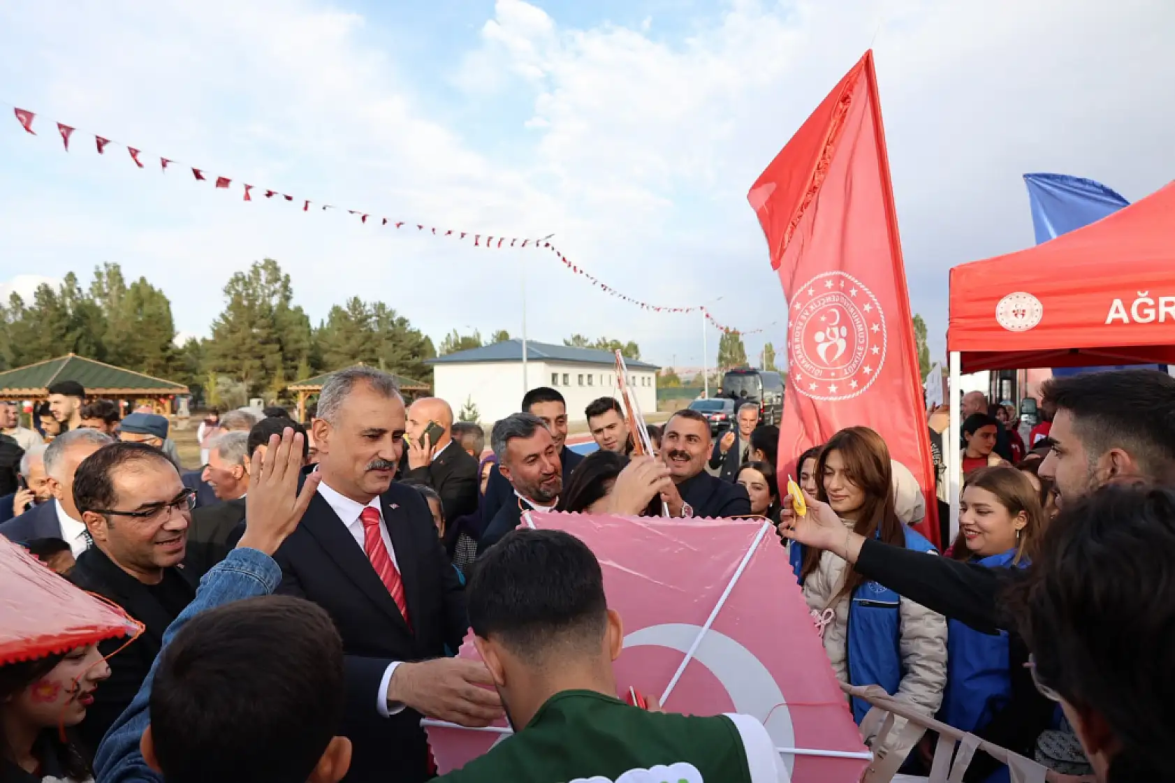 Ağrı'da Ahmed-i Hani Kültür ve Spor Parkı hizmete açıldı