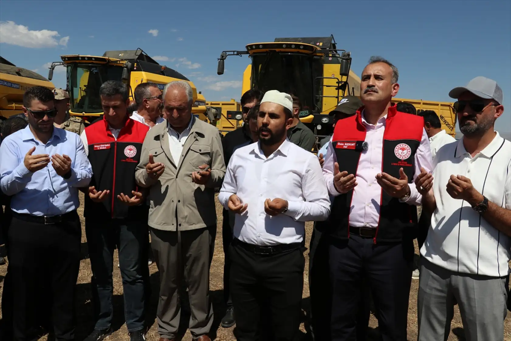 Ağrı ovasında buğday bereketi yaşanıyor