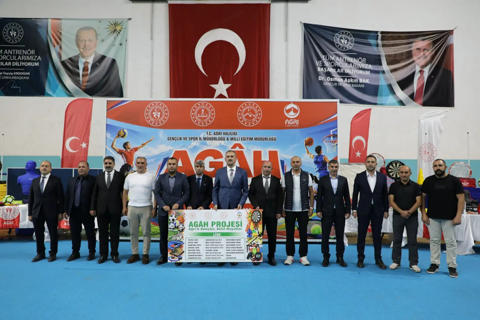 Ağrı'da 171 okula 22 bin 200 parça spor malzemesi dağıtıldı