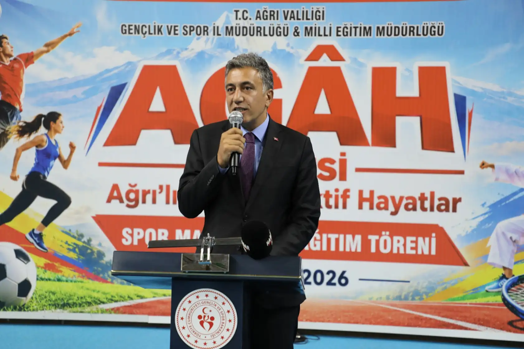 Ağrı'da 171 okula 22 bin 200 parça spor malzemesi dağıtıldı