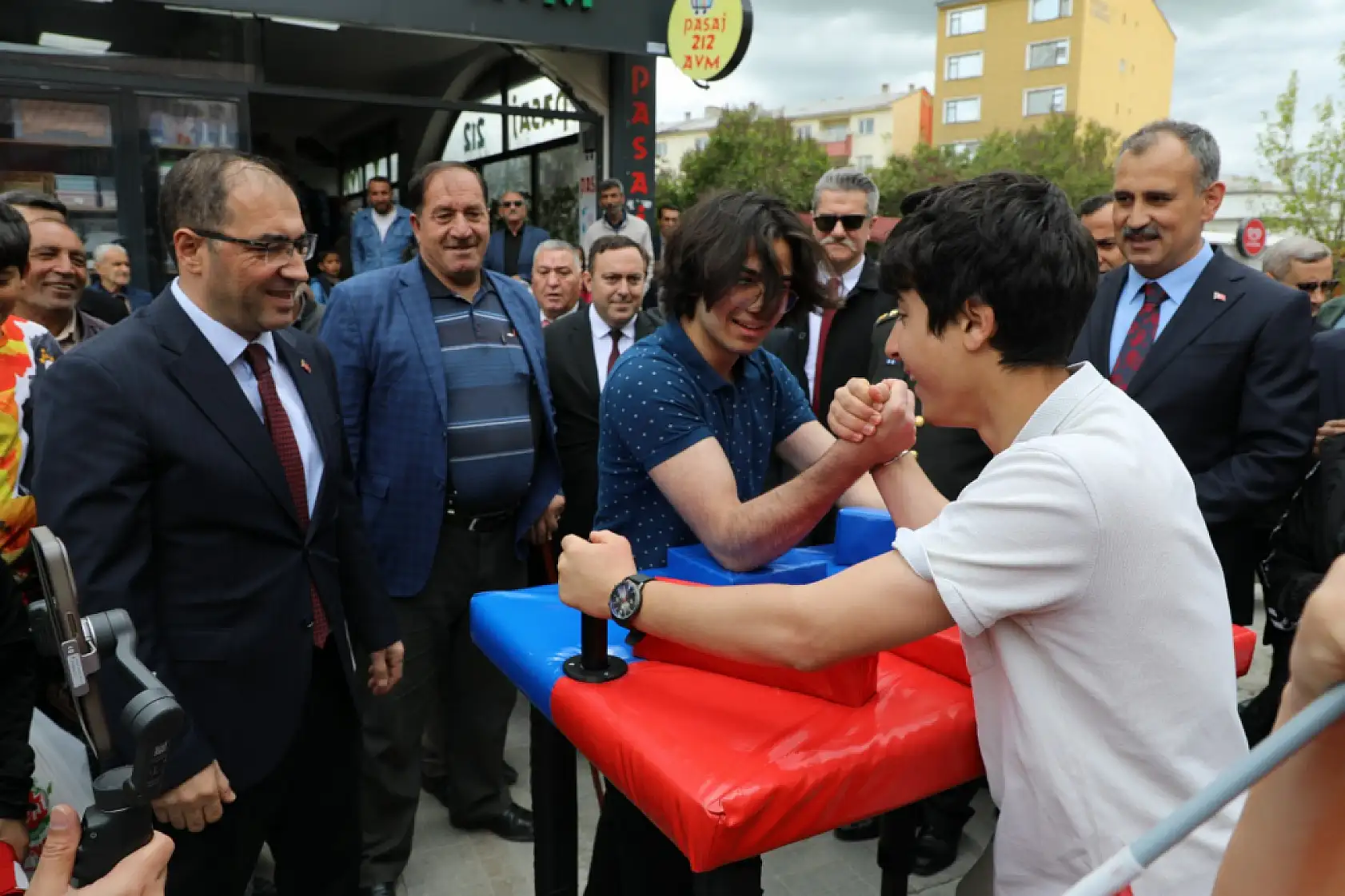 Ağrı'da 19 Mayıs coşkusu meydanlara taşındı
