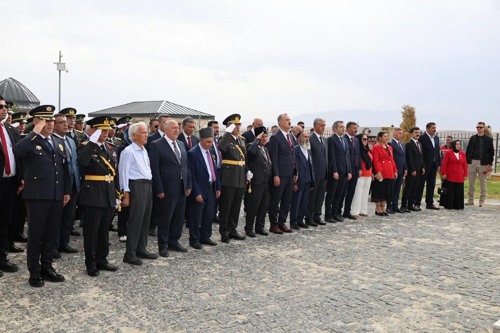 Ağrı'da 30 Ağustos coşkusu: Kent protokolü ve vatandaşlar buluştu