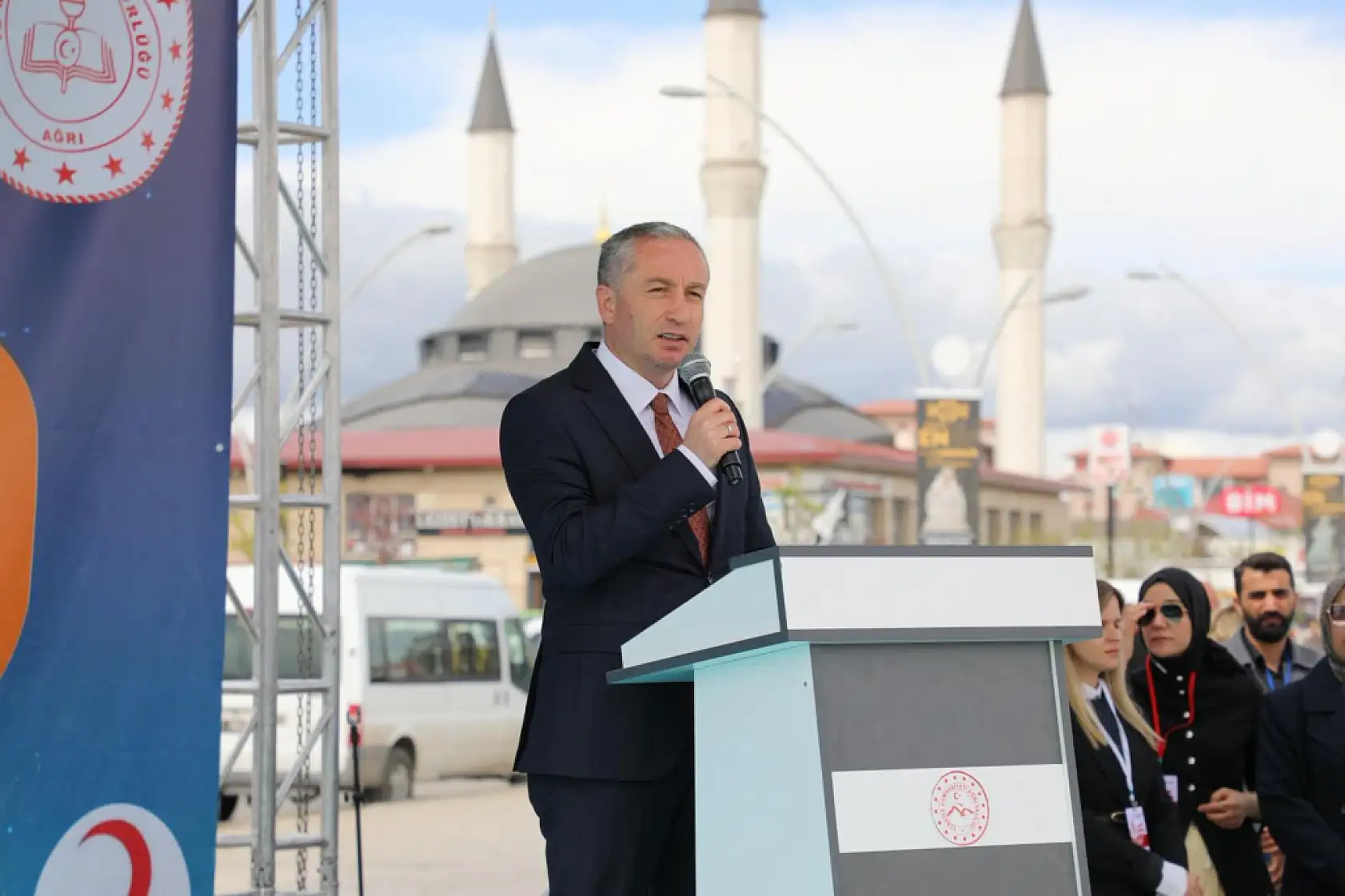 Ağrı'da 'Bilim Dolu Günler' şenliği başladı