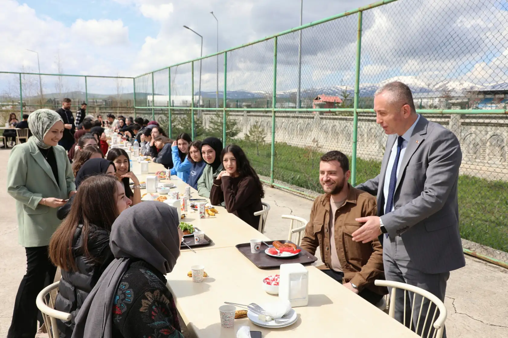 Ağrı'da YKS öğrencilerine moral kahvaltısı