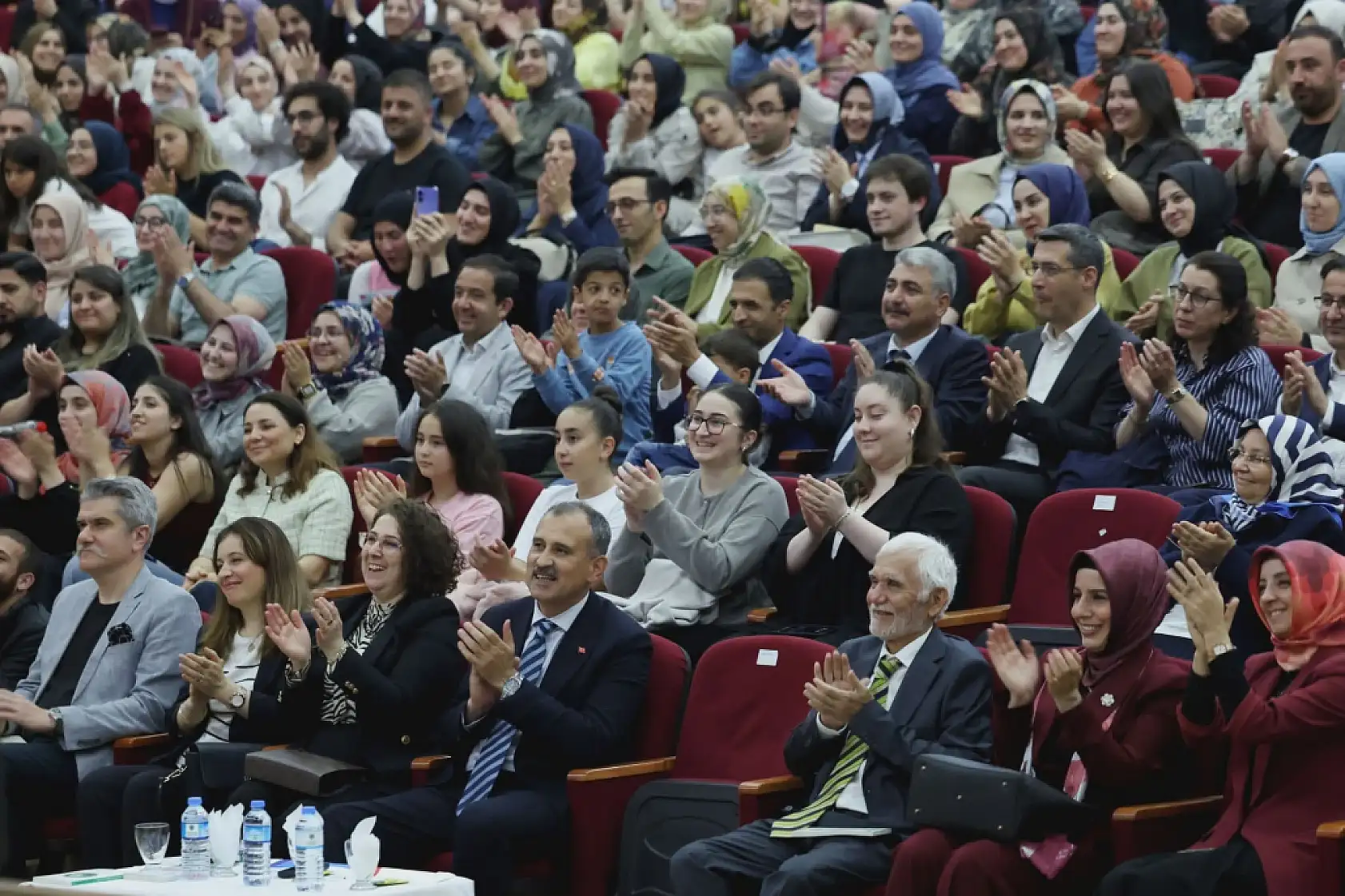 AİÇÜ'de ilim, düşünce ve insan üzerine anlamlı buluşma