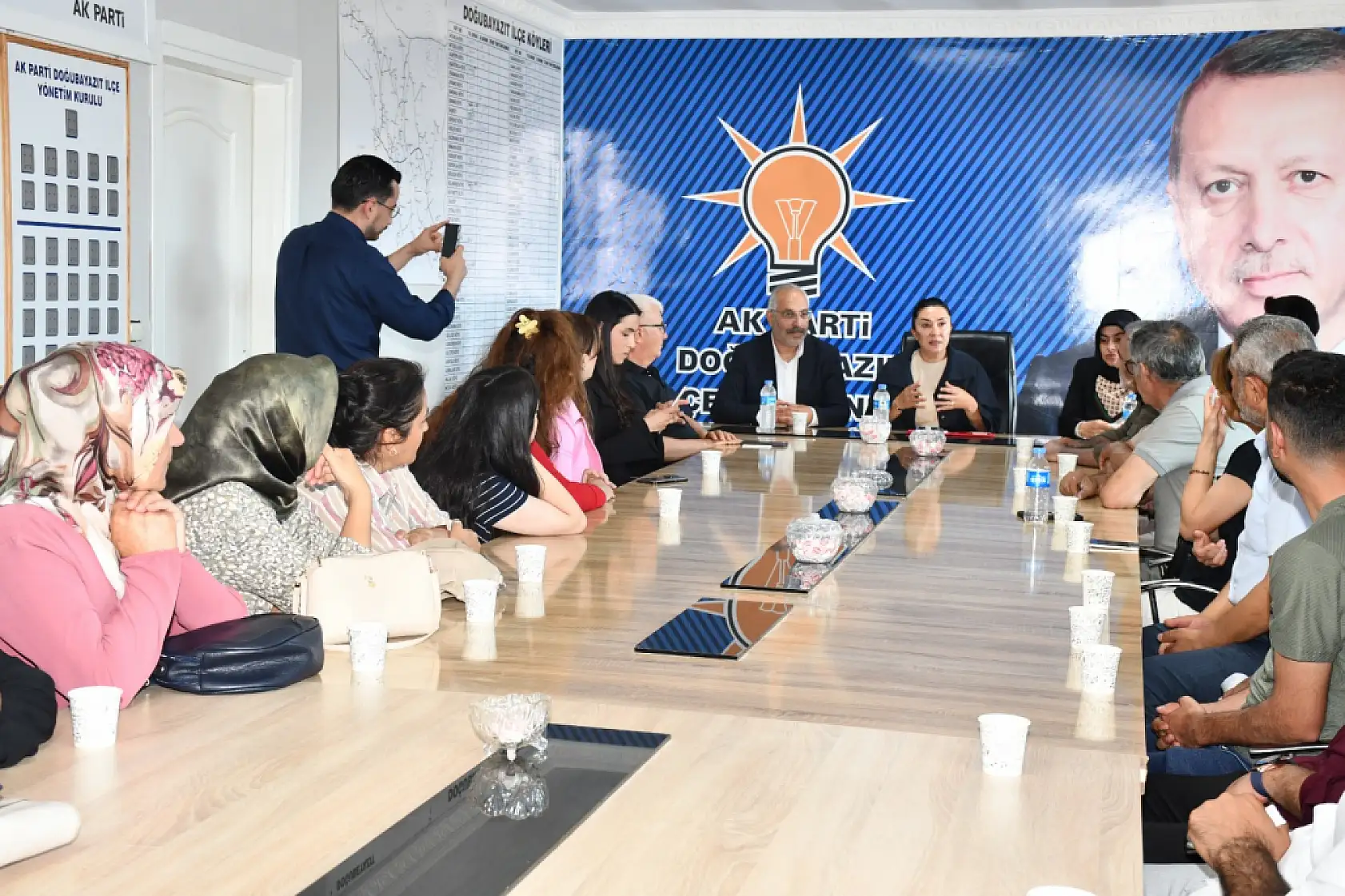 Kilerci Doğubayazıt'ta teşkilat ve vatandaşlarla buluştu