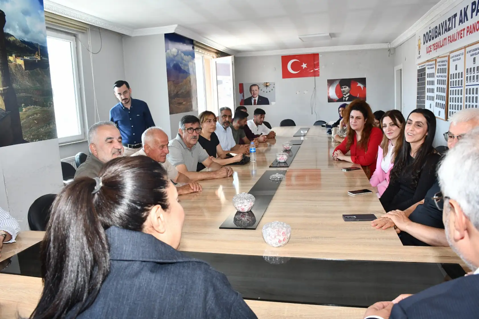 Kilerci Doğubayazıt'ta teşkilat ve vatandaşlarla buluştu