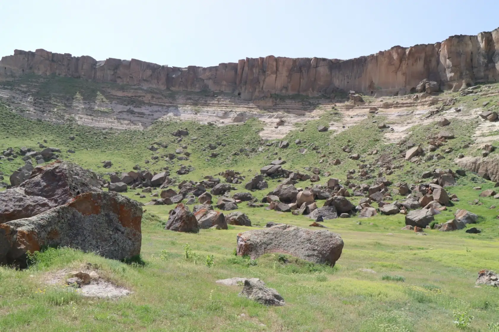 Meya mağaraları: Taşların arasına gizlenmiş bin yıllık miras