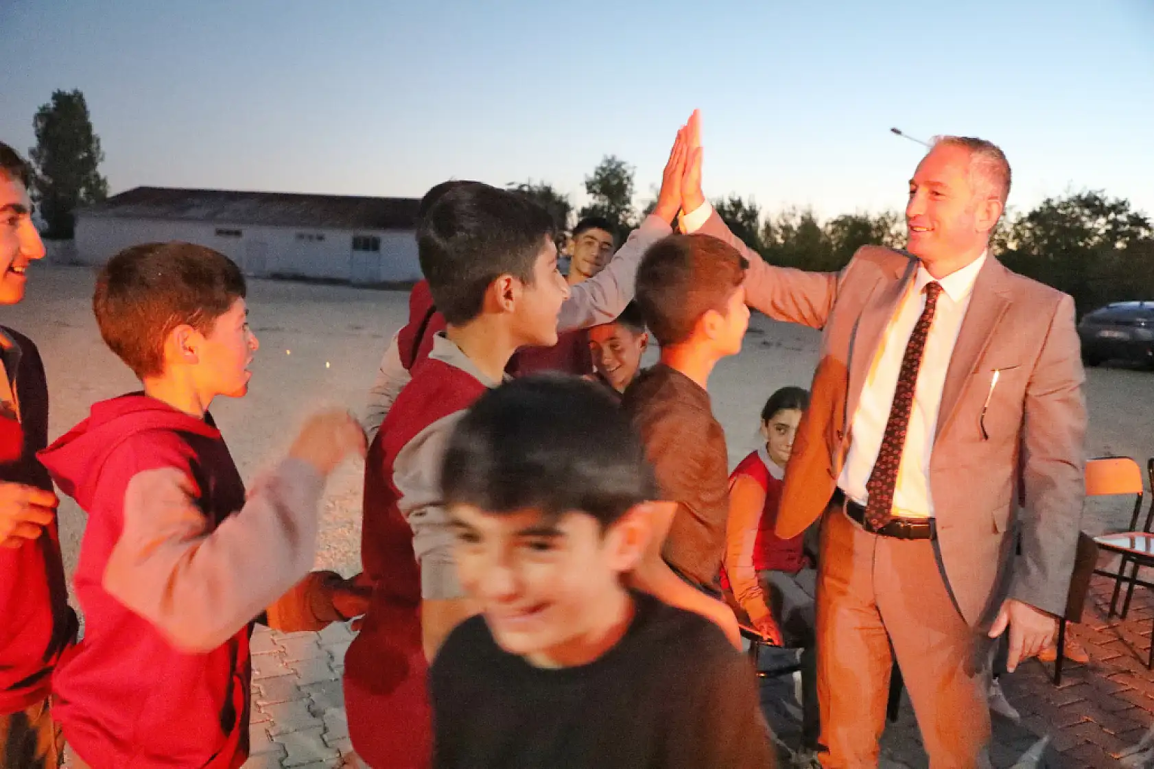 Ağrı'da öğrenciler 'okulum beni bekler' dedi, okula bağlılıklarını pekiştirdi