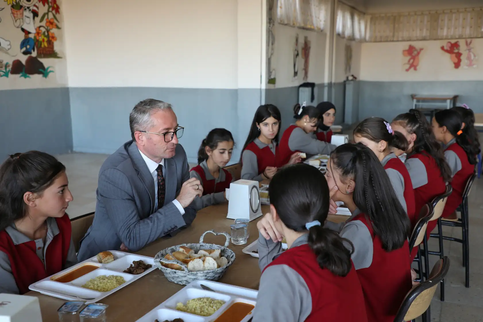 Ağrı'da öğrenciler 'okulum beni bekler' dedi, okula bağlılıklarını pekiştirdi