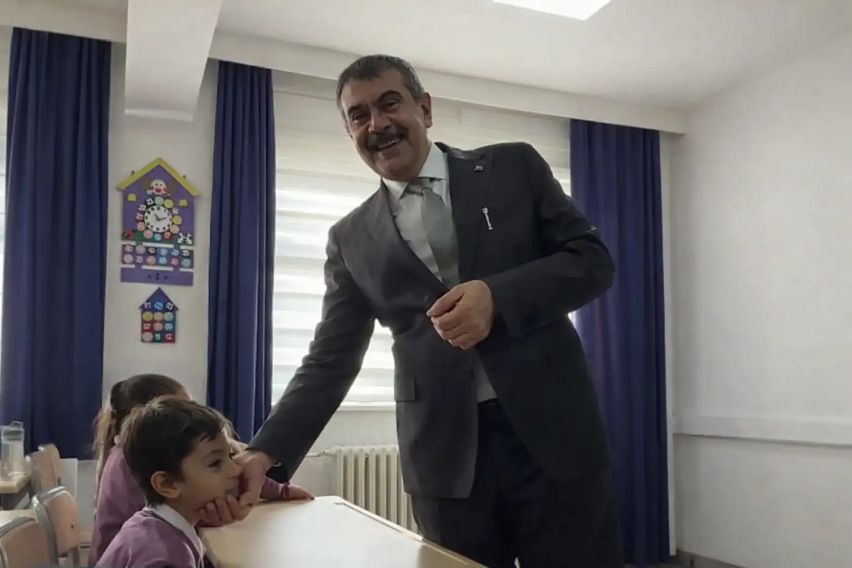 İkinci dönemin ilk dersi bayrak sevgisi oldu