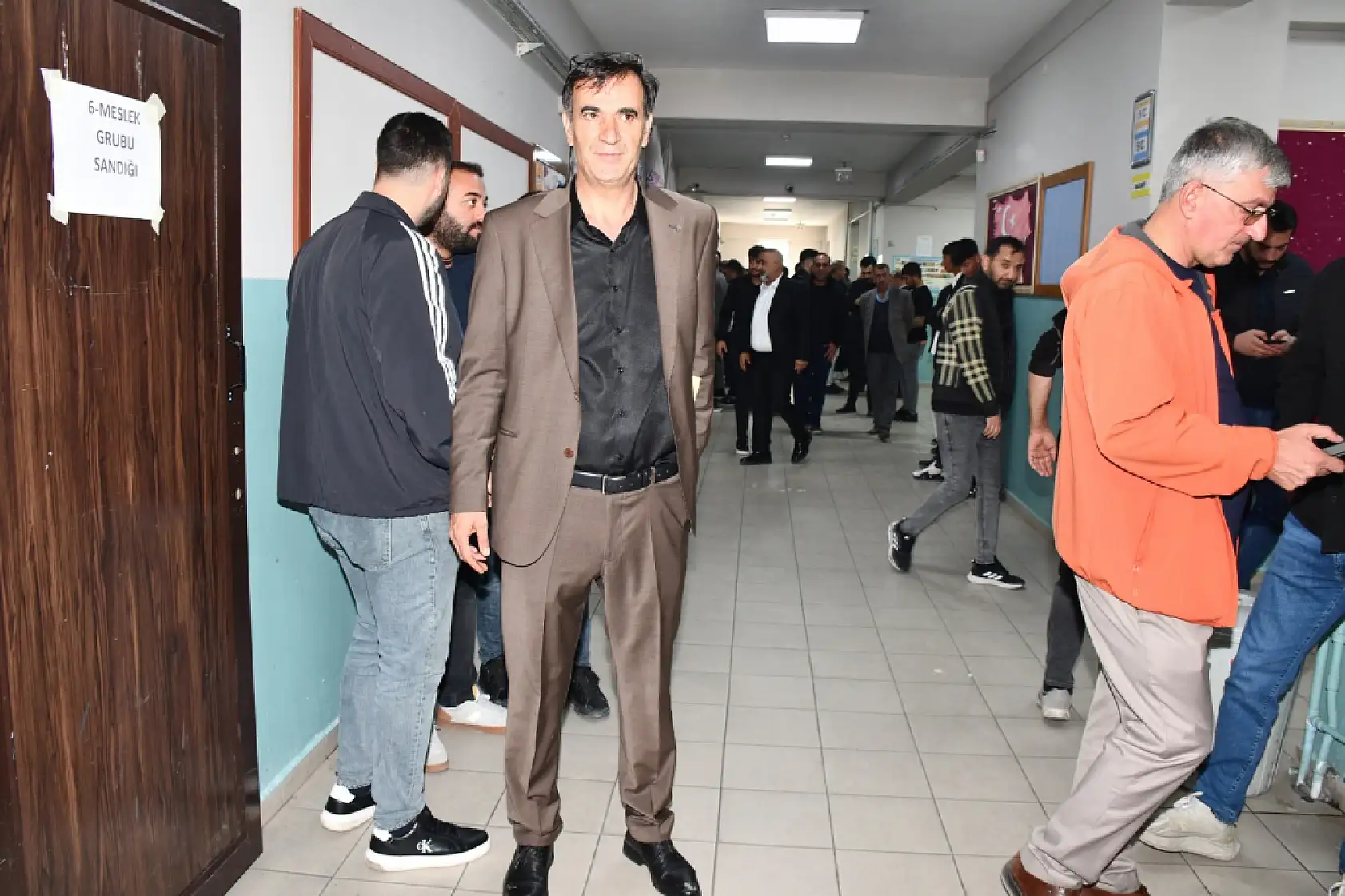 Doğubayazıt TSO'da sandıktan Osman Tozbey çıktı: 4 adaylı yarışta başkanlığı kazandı