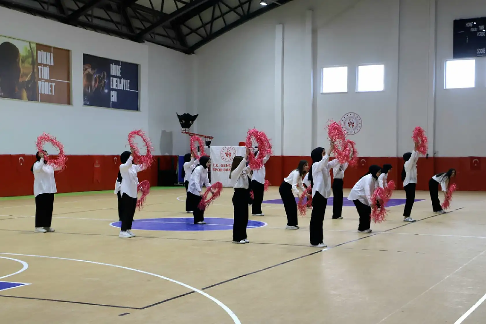 Doğubayazıt'ta 19 Mayıs coşkusu gösterilerle kutlandı