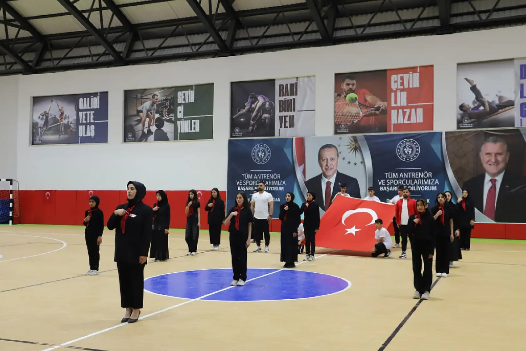 Doğubayazıt'ta 19 Mayıs coşkusu gösterilerle kutlandı