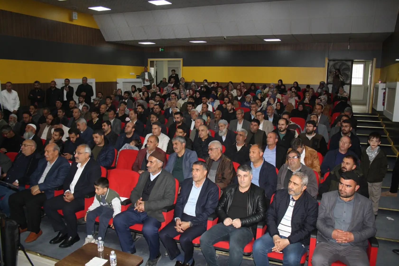 Doğubayazıt'ta 'Bir Şehir İki Meşhur' paneli düzenlendi