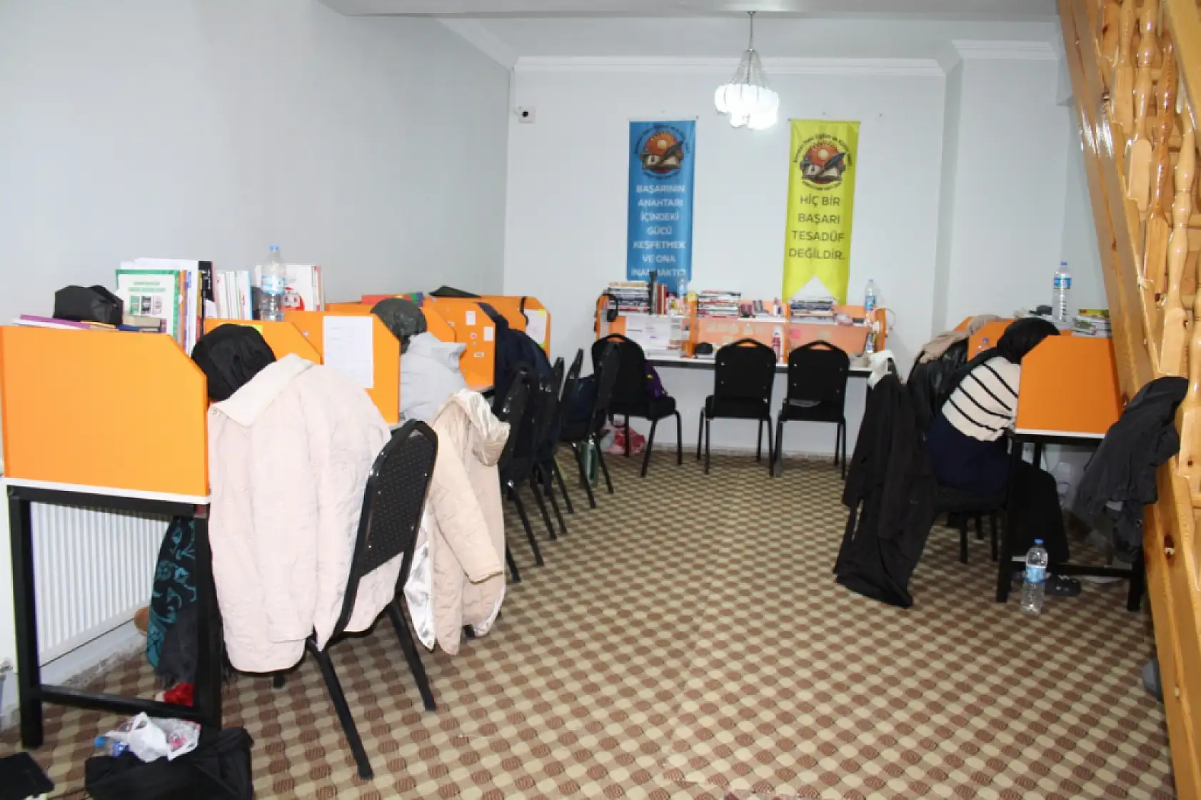 Doğubayazıt'ta ücretsiz okuma salonu gençler için umut oldu