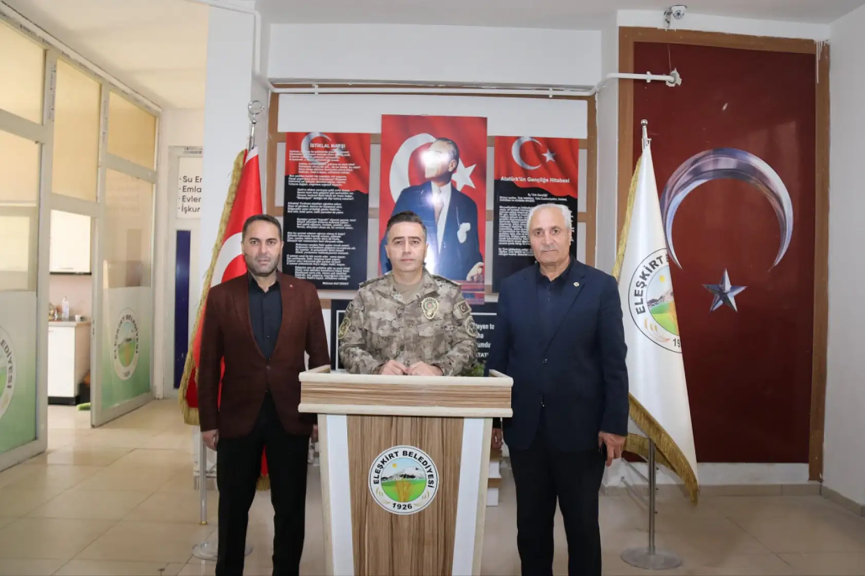 Müdür Önder, Eleşkirt'te esnaf ve vatandaşlarla bir araya geldi