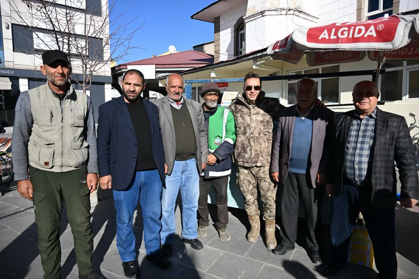 Ağrı'da Müdür Önder'in saha denetimi, halkın sıcak karşılamasıyla dikkat çekti