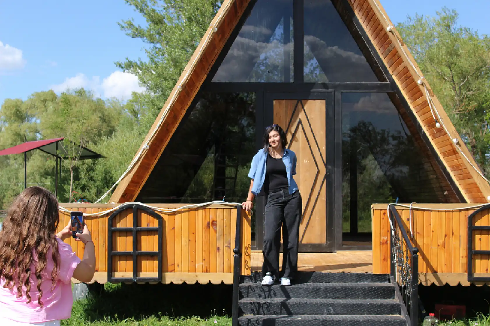 Ağrı'da yeşil ve gölgeli alanlar yaz sıcağından kaçış noktası oldu