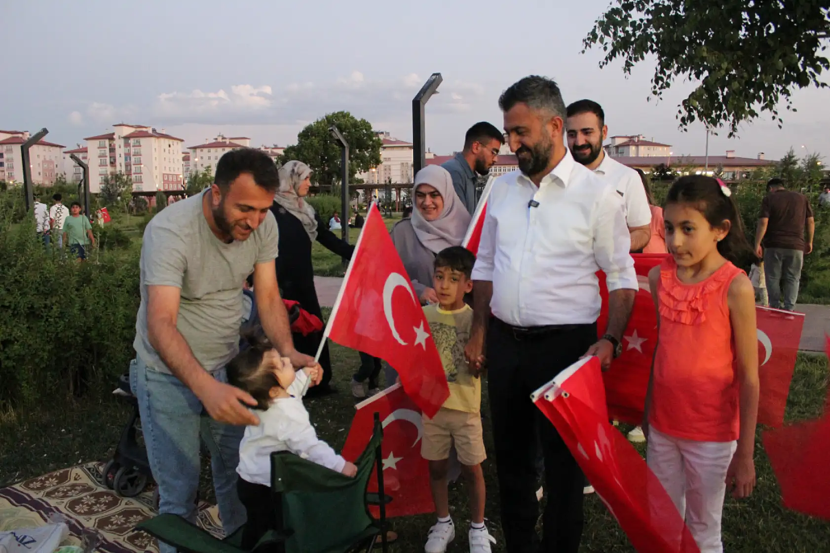 AK Parti Ağrı teşkilatından 'Terörsüz Türkiye' için bayraklı buluşma